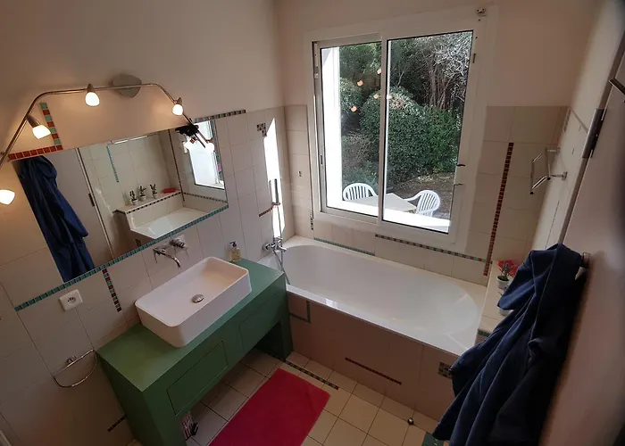 La Saint Jean Bas De * La Ciotat